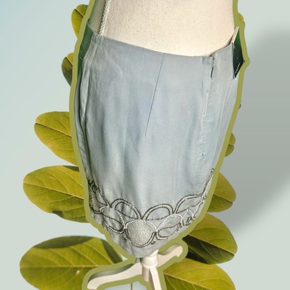 NWT Banana Republic Light Gray Ornate Beaded Bohemian Style Skirt Size 8 - Picture 7 of 14